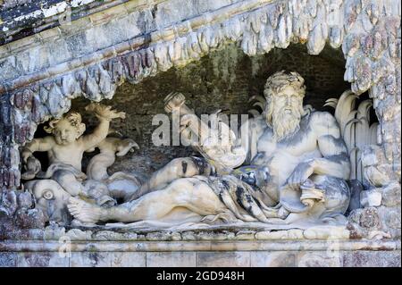 FRANCE, SEINE-ET-MARNE (77) CHÂTEAU DE VAUX-LE-VICOMTE, JARDIN FORMEL FRANÇAIS, NEPTUNE DANS LA GROTTE Banque D'Images