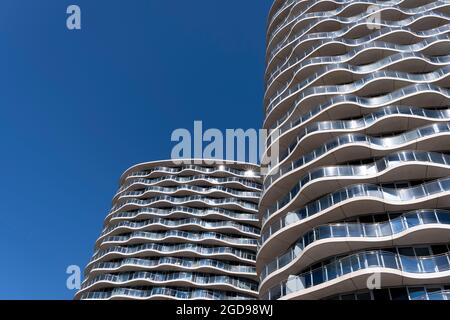 Appartement de haute élévation au Royal Victoria Docks à Canning Town, Newham, le 11 août 2021, à Londres, Angleterre. Banque D'Images