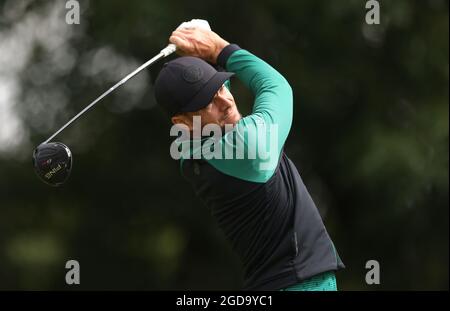 Laurie Canter d'Angleterre sur le 4ème tee pendant la première journée du Cazoo Classic au London Golf Club à Ash, Kent. Date de la photo: Jeudi 12 août 2021. Banque D'Images