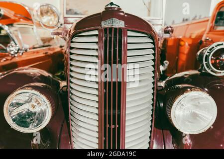 '7/31/2021 - Sharjah, eau: Classique américain Dodge Fire Truck frontal Banque D'Images