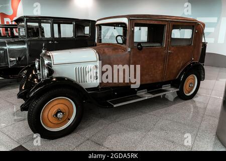 4 juin 2019, Moscou, Russie: Vue latérale de la voiture française Citroën B14 1928. Voitures rétro classiques des années 1920. Banque D'Images