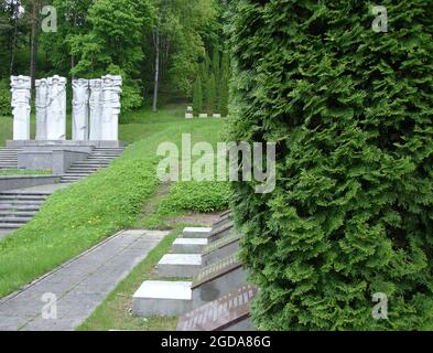 Monuments commémoratifs au cimetière d'Antakalnis, Vilnius. Banque D'Images