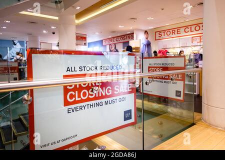 Vente finale au magasin phare GAP d'Oxford Street, Londres. Le détaillant de vêtements ferme ses 81 magasins au Royaume-Uni. Banque D'Images