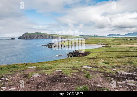 Ballyferrer , sur la péninsule de Dingle et vers les trois Sœurs (Munster, Irlande du Sud-Ouest) Banque D'Images