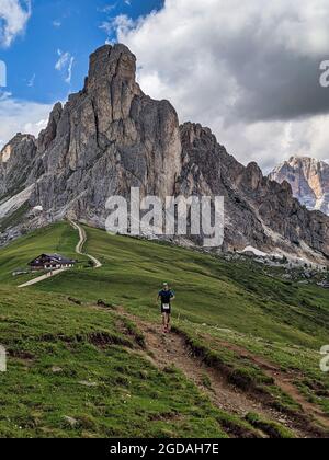 Le col de la Giau Trailrunning Hochalppass, Passo di Giau destination de voyage populaire dans les Dolomites, Dolomite, Italie Banque D'Images