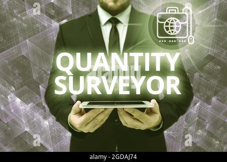 Légende conceptuelle Surveyor de quantité. Présentation de l'entreprise Calculez le coût des matériaux et du travail requis Homme dans le bureau tablette de maintien d'uniforme Banque D'Images