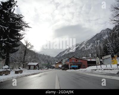 Martigny à la frontière suisse en hiver Banque D'Images