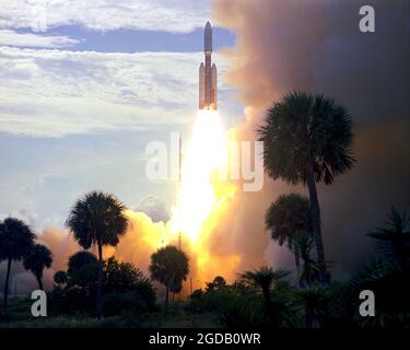 La mission Viking 1 sur une fusée Titan III part de Cape Canaveral en Floride le 20 août 1975. La sonde Viking a été le premier vaisseau spatial à atterrir sur Mars. Banque D'Images