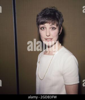 Photo du dossier datée du 15/2/1968 de l'actrice una Stubbs, connue pour ses rôles dans des émissions de télévision comme Worzel Gummidge, Till Death US Do part, Sherlock et EastEnders, est décédée à l'âge de 84 ans. Date de publication : jeudi 12 août 2021. Banque D'Images