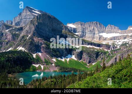 Vue imprenable sur le lac Grinnell dans le parc national des Glaciers Banque D'Images