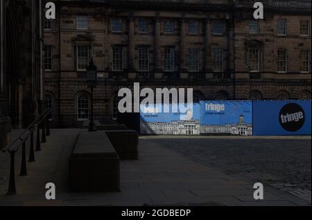 Édimbourg, Écosse, Royaume-Uni. 12 août 2021. Edinburgh, Écosse, Royaume-Uni, août 12 2021. Espace de représentation Fringe du Festival d'Édimbourg sur la place du Parlement. Credit alamy Live News Banque D'Images