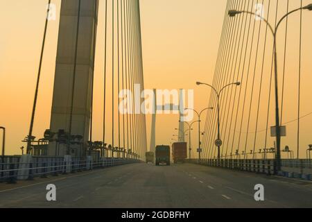 KOLKATA, BENGALE-OCCIDENTAL , INDE - 26 JANVIER 2017 : Vidyasagar Setu (pont) au-dessus du Gange, 2ème pont Hooghly à Kolkata, Bengale-Occidental, Inde. Photo i Banque D'Images