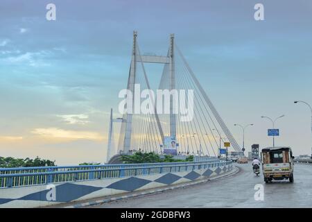 HOWRAH, BENGALE-OCCIDENTAL , INDE - 7 AOÛT 2016 : Vidyasagar Setu (pont) au-dessus du Gange, 2e pont Hooghly. Relie Howrah et Kolkata, le C le plus long Banque D'Images