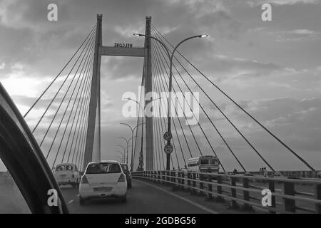 HOWRAH, BENGALE-OCCIDENTAL , INDE - 8 JUILLET 2018 : Vidyasagar Setu (pont) au-dessus du Gange, 2e pont Hooghly. Relie Howrah et Kolkata, le taxi le plus long Banque D'Images