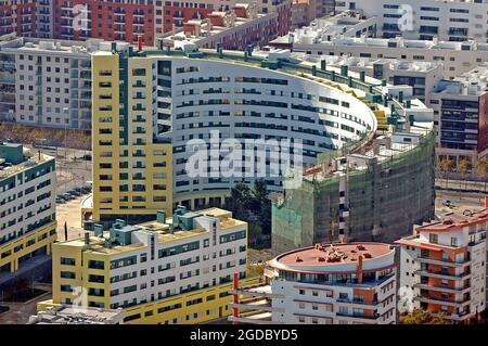 LISBOA, PORTUGAL - 17 février 2005 : vue sur les bâtiments colorés de Lisbonne, Portugal Banque D'Images