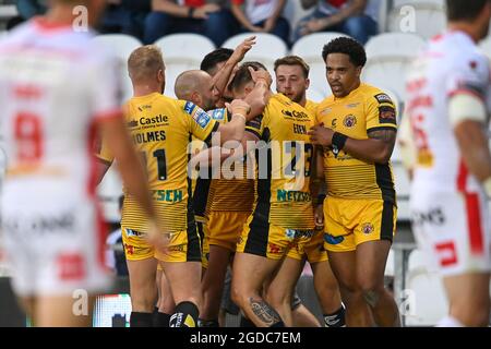 Greg Eden (23) de Castleford Tigers célèbre son essai, le 8/12/2021. (Photo de Craig Thomas/News Images/Sipa USA) crédit: SIPA USA/Alay Live News Banque D'Images