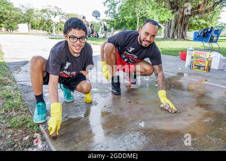 Miami Florida,Allapattah Comstock Elementary School,Martin Luther King Jr. Projet d'embellissement de jour hispanique adolescent étudiant, volontaires benebeneerin Banque D'Images