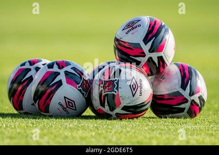 Dublin, Irlande. 12 août 2021. Ballon officiel lors de la troisième partie de qualification de l'UEFA Europa Conference League, 2e match de jambe entre Dundalk FC et SBV vitesse au stade de Tallaght à Dublin, Irlande, le 12 août 2021 (photo par Andrew SURMA/SIPA USA). Credit: SIPA USA/Alay Live News Banque D'Images