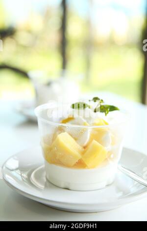 Panna cotta mango Banque D'Images