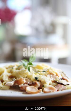 La cuisine italienne, les pâtes à la carbonara Banque D'Images