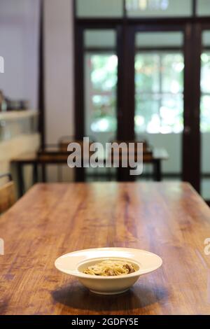 sauce truffe spaghetti aux champignons Banque D'Images