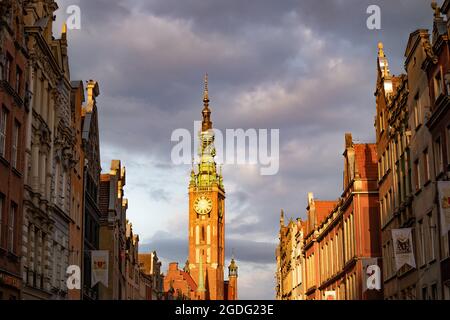 Vue sur les maisons historiques de la vieille ville de Gdańsk. Banque D'Images