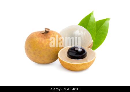 fruit de longan isolé sur fond blanc. Banque D'Images