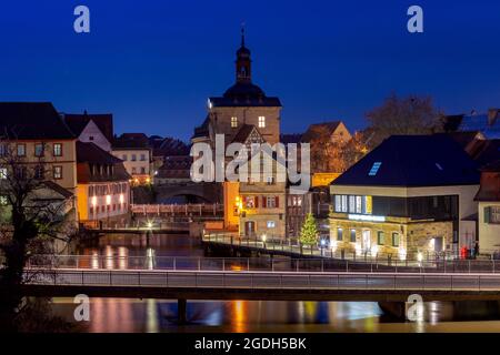 Vieilles maisons médiévales sur le canal au coucher du soleil. Bamberg. Allemagne. Bavière Banque D'Images