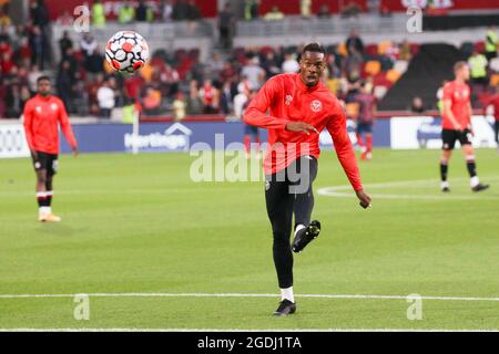 Londres, Royaume-Uni. 13 août 2021. Ivan Toney, de Brentford, se réchauffe lors du match de la Premier League entre Brentford et Arsenal au Brentford Community Stadium, Londres, Angleterre, le 13 août 2021. Photo de Ken Sparks. Utilisation éditoriale uniquement, licence requise pour une utilisation commerciale. Aucune utilisation dans les Paris, les jeux ou les publications d'un seul club/ligue/joueur. Crédit : UK Sports pics Ltd/Alay Live News Banque D'Images