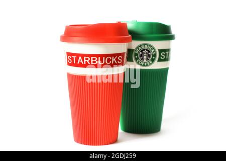 Chernihiv, Ukraine - 14 janvier 2020 : coupe Starbucks sur fond blanc Banque D'Images