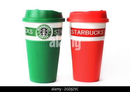 Chernihiv, Ukraine - 14 janvier 2020 : coupe Starbucks sur fond blanc Banque D'Images