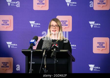 Melbourne, Australie. 14 août 2021. La secrétaire adjointe, Kate Matson, fait le point sur la COVID-19 à Victoria lors d'une conférence de presse. Credit: Jay Kogler/Alay Live News Banque D'Images