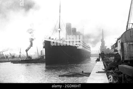 Le Titanic au quai de Southampton en avril 1912 Banque D'Images