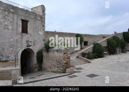 Isole Tremiti - Scorcio di Torre del Pennello da via Diomede Banque D'Images