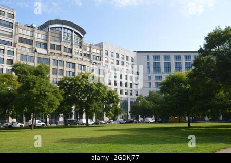 60e anniversaire de la construction du mur de Berlin - Leipziger Platz, Berlin, Allemagne - 13 août 2021. Banque D'Images