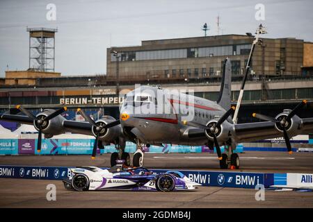 Berlin, Allemagne. 14 août 2021. Berlin, Allemagne. 14 août 2021. 27 Dennis Jake (gbr), BMW i Andretti Motorsport, BMW IFE.21, action pendant l'ePrix de Berlin 2021, 8e rencontre du Championnat du monde de Formule E 2020-21, sur le circuit de rue de l'aéroport de Tempelhof du 14 au 15 août, à Berlin, Allemagne - photo Xavi Bonilla / DPPI crédit: DPPI Media/Alamy Live News crédit: DPPI Media/Alamy Live News Banque D'Images