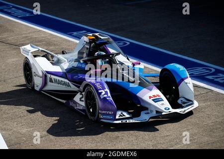 Berlin, Allemagne. 14 août 2021. Berlin, Allemagne. 14 août 2021. 27 Dennis Jake (gbr), BMW i Andretti Motorsport, BMW IFE.21, action pendant l'ePrix de Berlin 2021, 8e rencontre du Championnat du monde de Formule E 2020-21, sur le circuit de rue de l'aéroport de Tempelhof du 14 au 15 août, à Berlin, Allemagne - photo Xavi Bonilla / DPPI crédit: DPPI Media/Alamy Live News crédit: DPPI Media/Alamy Live News Banque D'Images