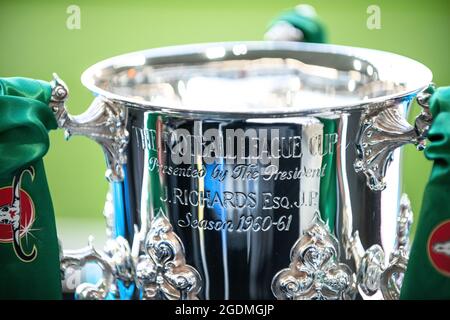 Gros plan sur le trophée de la coupe Carabao Banque D'Images