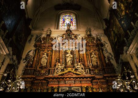 Séville Espagne le 10 août 2021 à l'intérieur de l'église de la cathédrale Saint-Métropolitaine et patriarcale de Santa María de Sevilla, c'est la plus grande cathédrale gothique Banque D'Images