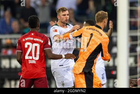 Bouna Sarr (Muenchen), Christoph Kramer (BMG), Torwart Manuel Neuer (Muenchen) Borussia Mönchengladbach - FC Bayern München 13.08.2021, Fussball; 1. Banque D'Images