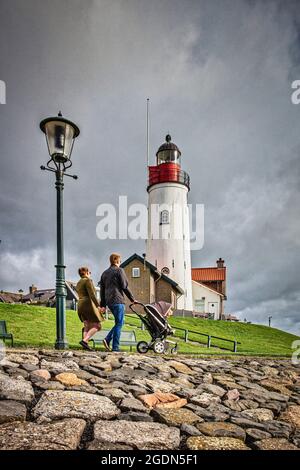 Les pays-Bas, Urk, Phare du village de pêcheurs, qui était une île dans le Zuiderzee avant qu'il ne devienne partie du Flevopoder en 1939. Conser Banque D'Images