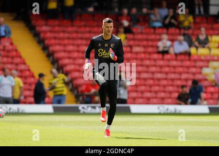 14 août 2021 ; Stade Vicarage Road, Watford, Herts, Angleterre ; Premier League football, Watford contre Aston Villa; gardien de but Daniel Bachmann de Watford s'échauffe Banque D'Images