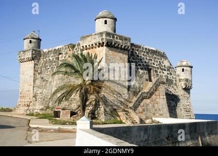 Fort de Cojimar partie du complexe à Fortaleza de San Carlos de la Cabaña (fort de Saint Charles), complexe forteresse du XVIIIe siècle, situé sur l'élévation Banque D'Images
