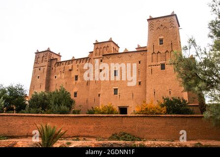 Maisons de boue de la Kasbah ait Ben Moro, Maroc Banque D'Images