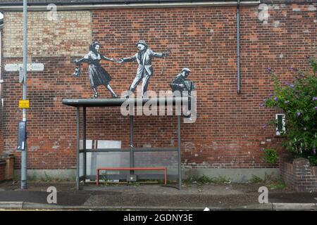 Banksy - Arrêt de bus danseurs murale Admiralty Road, Great Yarmouth, Norfolk.Peint dans le cadre de la grande pulvérisation britannique. Banque D'Images