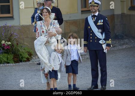 Le prince Carl Philip, la princesse Sofia, le prince Alexandre, le prince Gabriel et le prince Julien de Suède assistant au baptême du prince Julien de Suède à Drottningholms slott à Ekero, près de Stockholm, en Suède, le 14 août 2021. Photo de Stefan Lindblom/Stella Pictures/ABACAPRESS.COM Banque D'Images