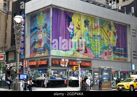 L'intersection de 47e Street et Avenue of the Americas fait partie du Diamond District, 2021, NYC, USA Banque D'Images