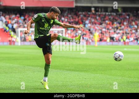 NOTTINGHAM, Royaume-Uni, 14 AOÛT Emiliano Marcondes de l'AFC Bournemouth traverse le ballon lors du match de championnat Sky Bet entre Nottingham Forest et Bournemouth au City Ground, Nottingham, le samedi 14 août 2021. (Credit: Jon Hobley | MI News) Credit: MI News & Sport /Alay Live News Banque D'Images