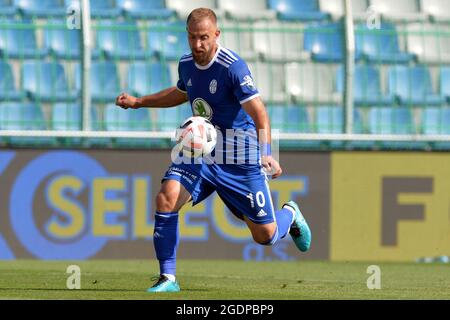 Mlada Boleslav, République tchèque. 14 août 2021. JIRI SKALAK (R) de Mlada Boleslav lors d'un match de football entre FK Mlada Boleslav et SK Slavia Praha dans le stade de la ville de Mlada Boleslav en République tchèque. (Credit image: © Slavek Ruta/ZUMA Press Wire) Banque D'Images