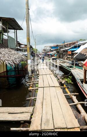 Port de Bellavista de l'Amazone à Iquitos, Pérou. Amazonie, affluent de la rivière Nanay de la rivière Amazone. Amérique du Sud. Banque D'Images